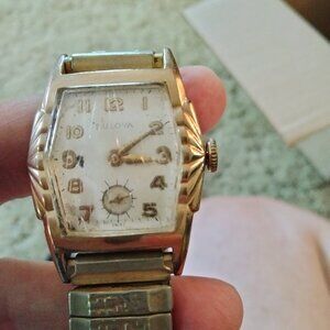 VINTAGE - Men's Bulova L7 Wrist Watch